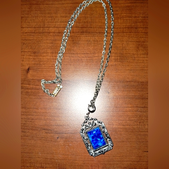 Vintage Sarah Coventry Double Silver Chain Necklace Blue Marble Cross Pendant - Picture 2 of 5